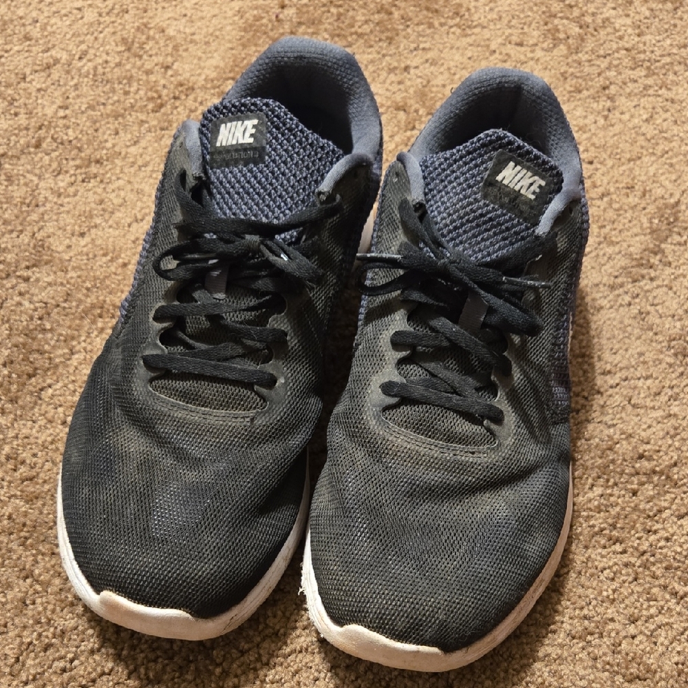Nike Black Sneakers Mesh Low-Top Design